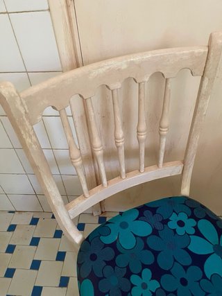 Mesa blanca + 4 sillas vintage para restaurar