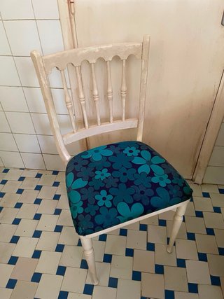 Mesa blanca + 4 sillas vintage para restaurar