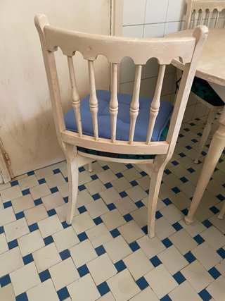 Mesa blanca + 4 sillas vintage para restaurar
