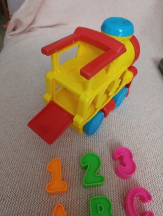 Tren de juguete ABC con números