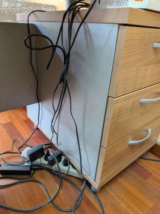 Mesa de oficina madera y metal + Cajonero