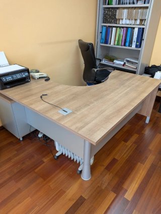 Mesa de oficina madera y metal + Cajonero