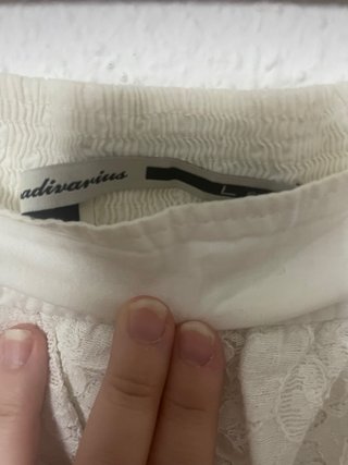 Minifalda de encaje blanco roto