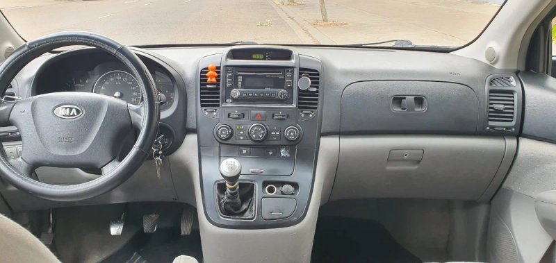 KIA Carnival 2008 - foto 1
