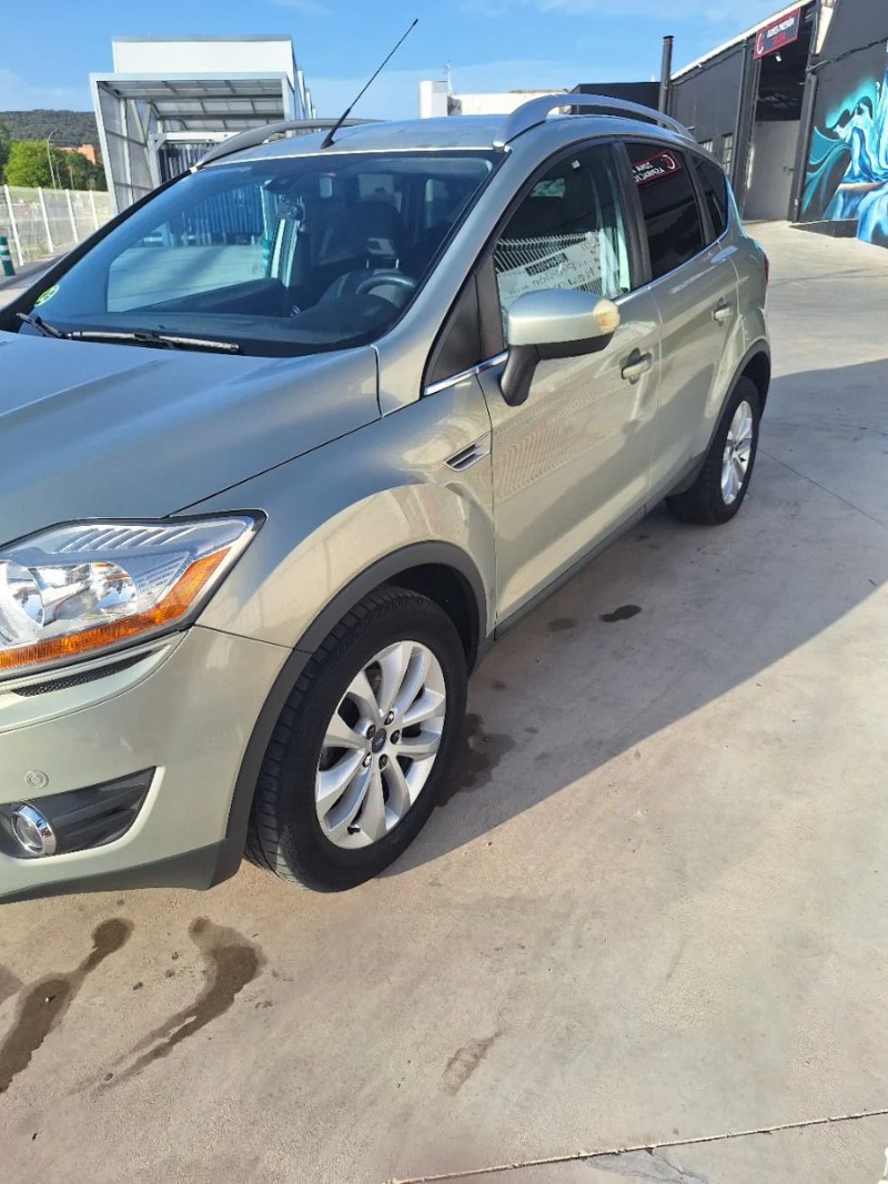 Ford Kuga 2010 - foto 1