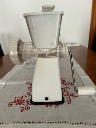Picadora de carne manual blanca
