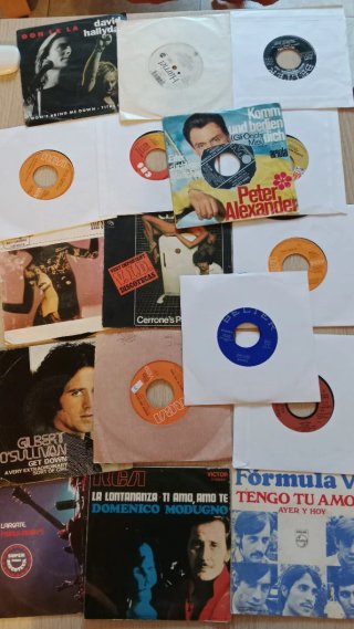 Lote 71 singles Vinilo Internacional y Nacional
