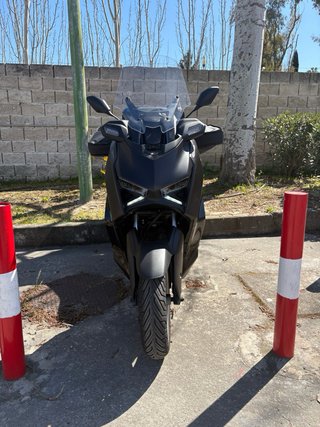 Yamaha XMAX 300 Tech MAX Se vende o se cambia