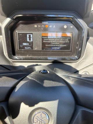 Yamaha XMAX 300 Tech MAX Se vende o se cambia