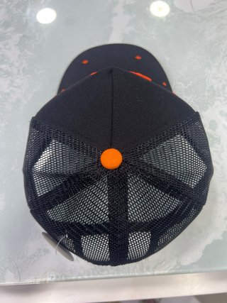 Gorra Trucker Hellstar Ondulada Naranja Negra