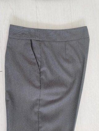 TRAJE DE CHAQUETA Y PANTALON DE MUJER COLOR GRIS