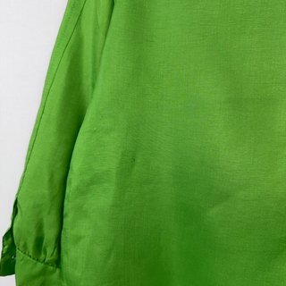 Blusa plisada bordada vintage en verde