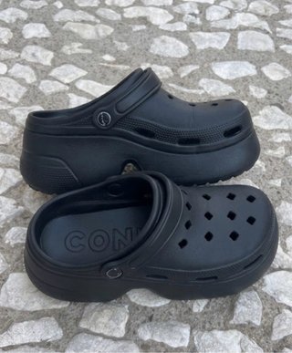 Zuecos Crocs Negros Plataforma