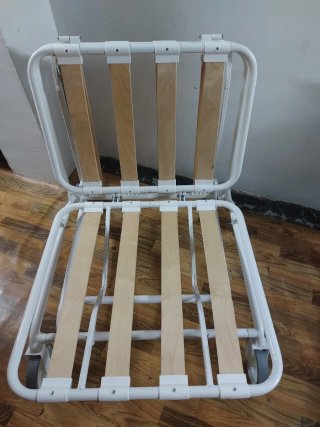 Cama auxiliar plegable con ruedas