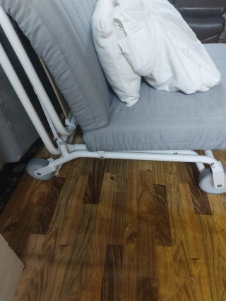 Cama auxiliar plegable con ruedas