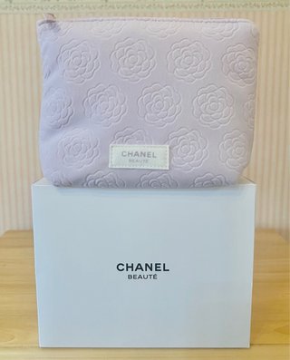 CHANEL POUCH CAMELIA NECESER