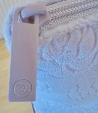 CHANEL POUCH CAMELIA NECESER