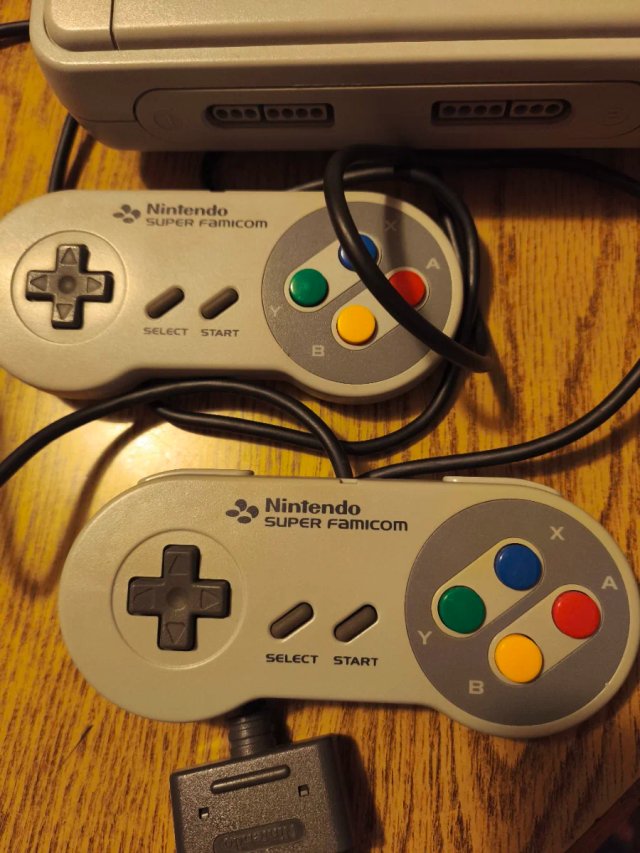 Nintendo Super Famicom + 2 controladores Jap