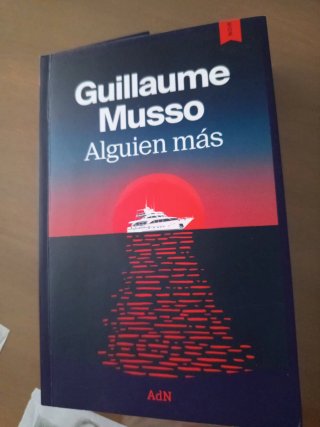 Alguien más
