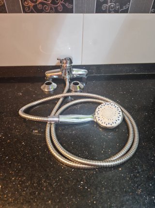 Ducha y Monumento Decorativo