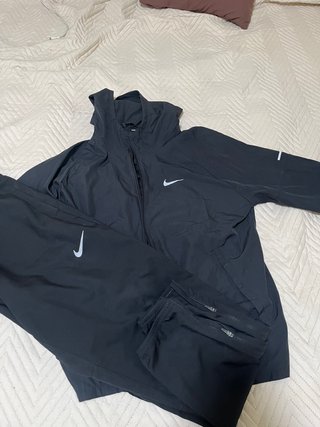 Conjunto deportivo Nike negro