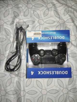 Consola PS4 Slim Negra + Mando DobleShock 4