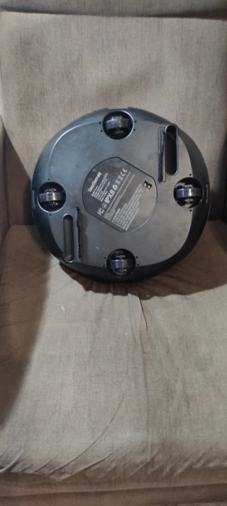 Robot limpiafondos piscina gris y naranja