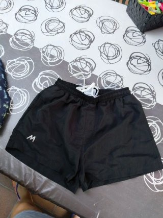 Bañador niño talla 16 estampado y otro negro
