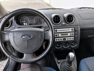 Ford Fiesta 2004