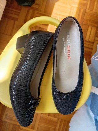 Zapatos Doctor Cutillas negros con lazo
