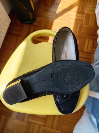 Zapatos Doctor Cutillas negros con lazo