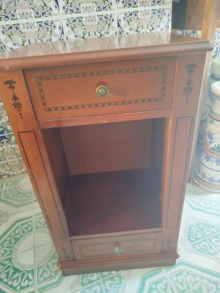 Mueble auxiliar de madera