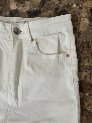 Pantalón campana blanco Stradivarius