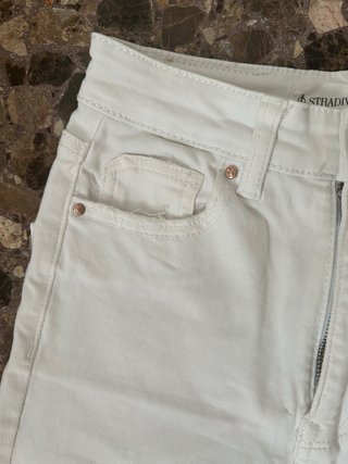 Pantalón campana blanco Stradivarius