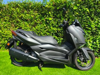 Yamaha XMAX 300 Negra/Gris mate