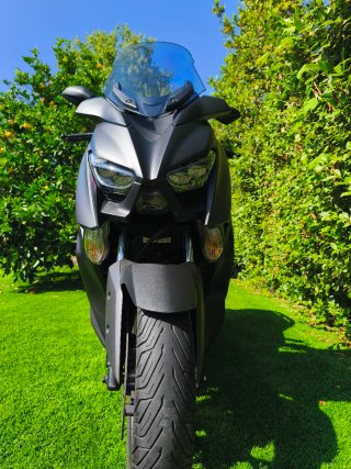 Yamaha XMAX 300 Negra/Gris mate