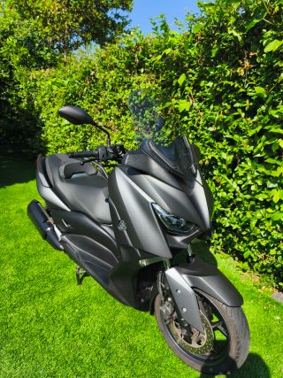 Yamaha XMAX 300 Negra/Gris mate