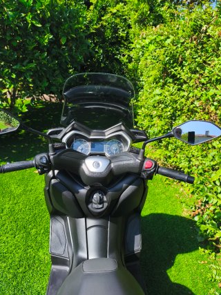 Yamaha XMAX 300 Negra/Gris mate