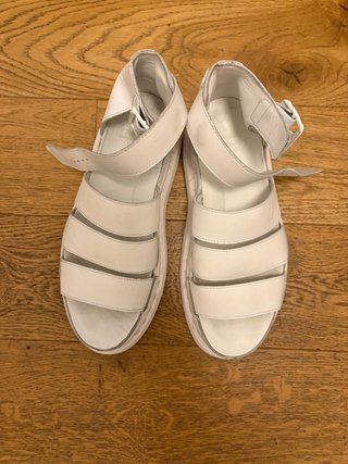 Sandalias Dr. Martens Piel Blanca