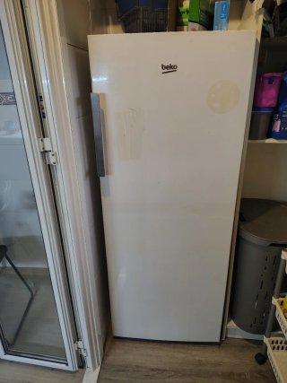 Congelador vertical Beko