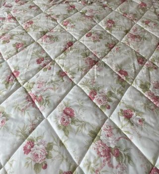 Edredón floral Cama 135 + Cojín. Bueno