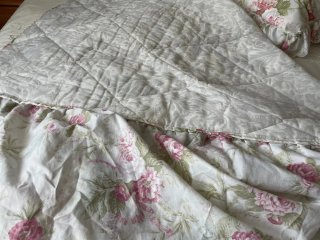 Edredón floral Cama 135 + Cojín. Bueno