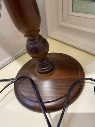 Lámpara de mesa madera y tela Colonia de San Pedro
