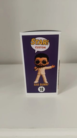 Figura estilo Funko Pop de BAD BUNNY