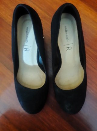 Zapatos de salón tacón cuadrado negros