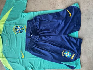 Conjunto de fútbol Nike Brasil