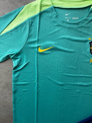 Conjunto de fútbol Nike Brasil
