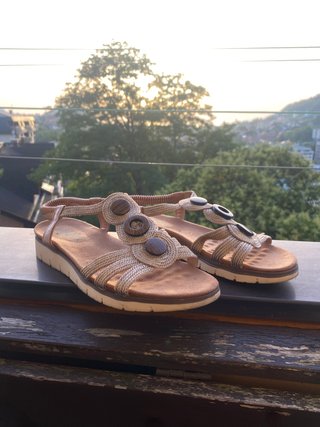 Sandalias Biocomfort Doradas