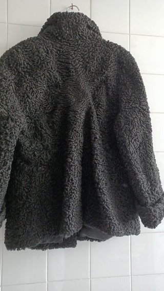 Abrigo de piel Astracán negro