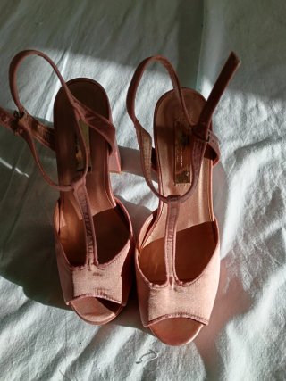 Zapatos de tacón rosa